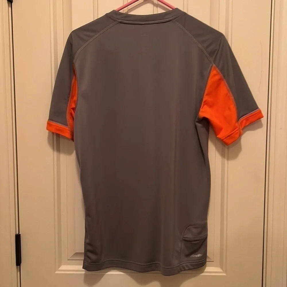 𝅺MENS or Womens Adidas Athletic Shirt